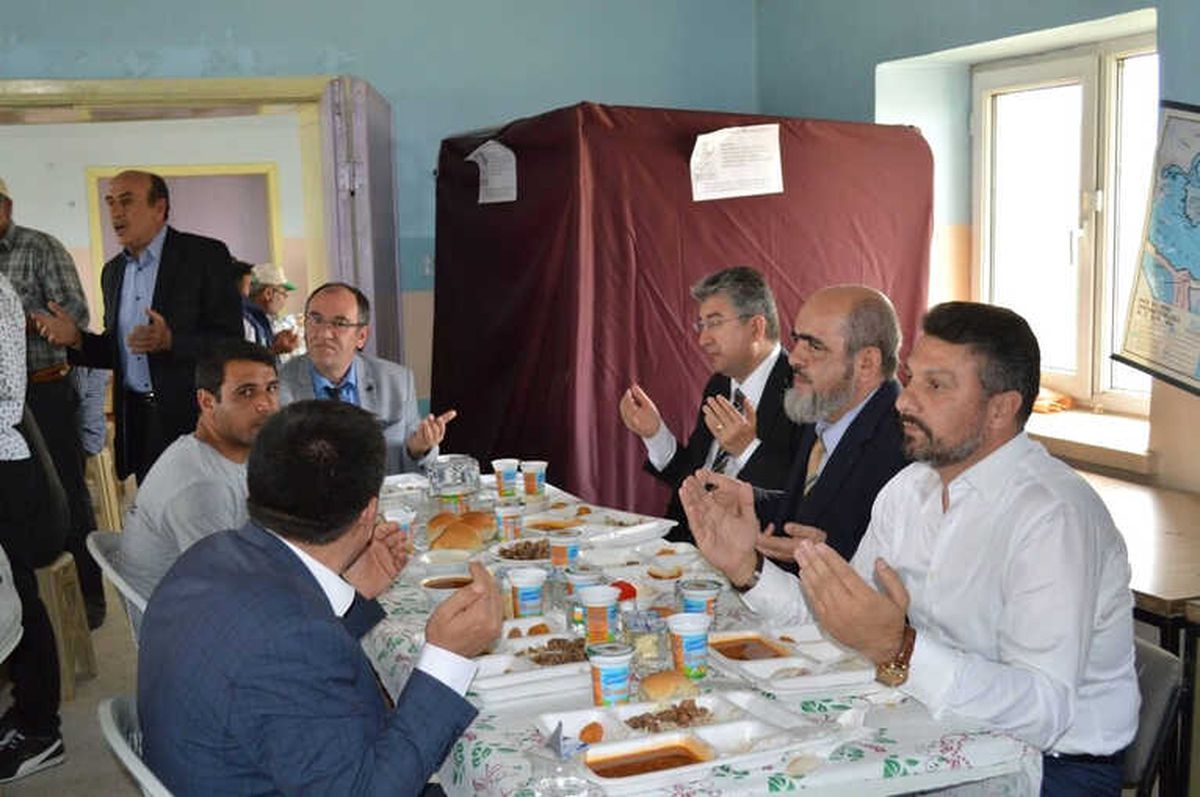 Başkan Yüzügüllü Yağmur Duasına Katıldı