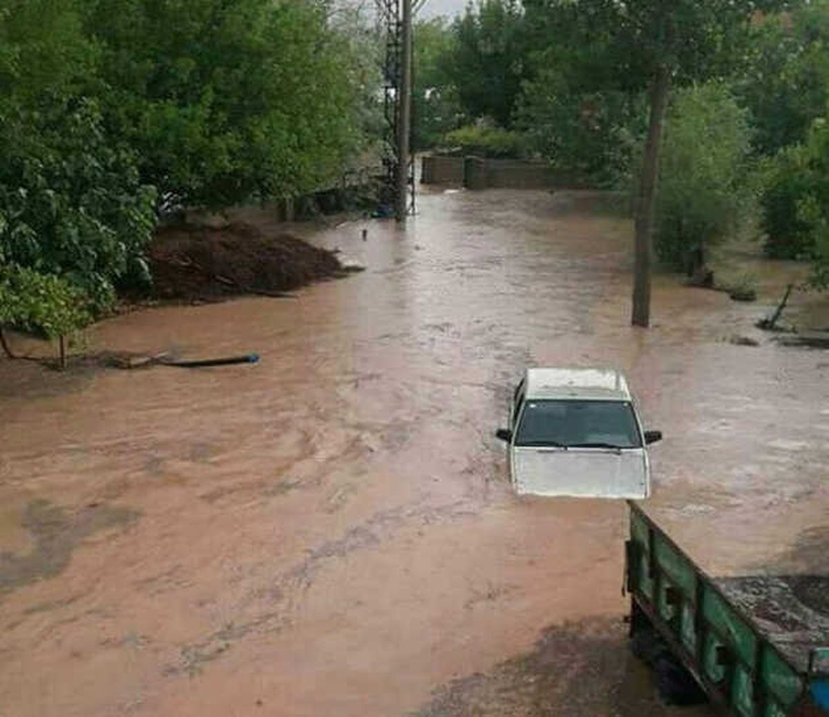 Besni\'nin İki Köyünü Su Bastı