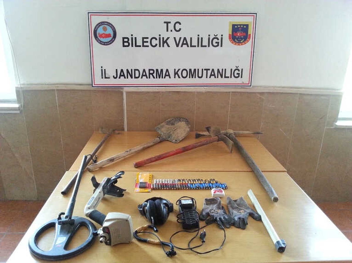 Bilecik\'te Arkeolojik Sit Alanında Kaçak Kazıya Suçüstü