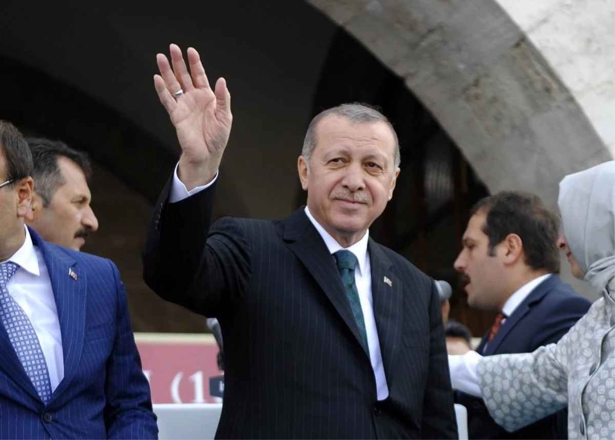 Cumhurbaşkanı Erdoğan: "Turizm Bu Yıl 40 Milyonluk Rekor Turist Sayısıyla Şahlanış Dönemine...