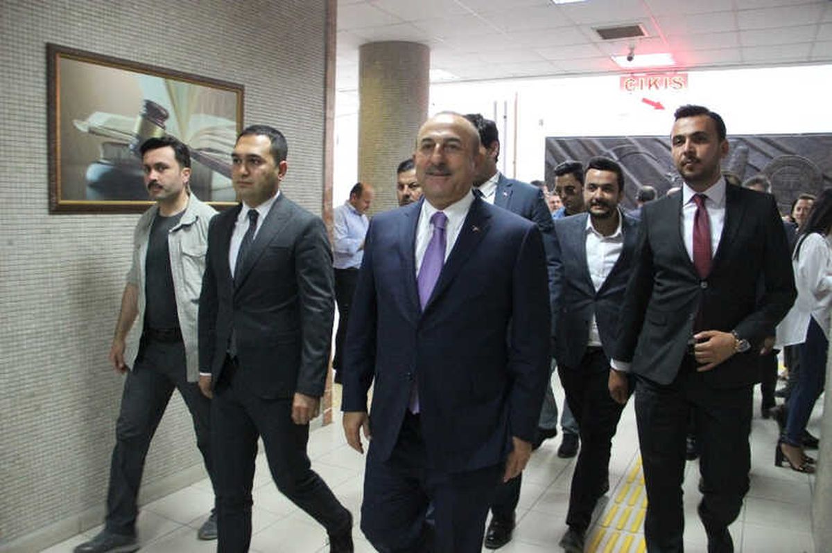 Dışişleri Bakanı Çavuşoğlu Memleketi Alanya\'da