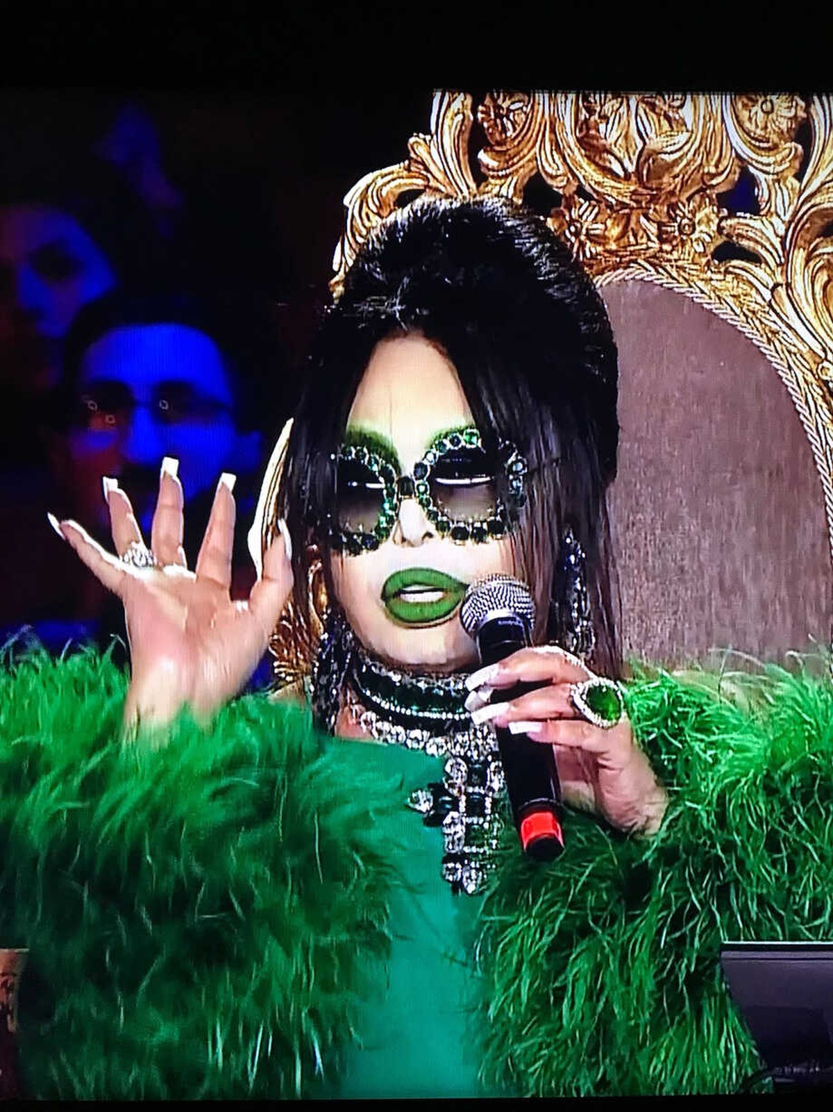 Diva, Nur Türkşen Stilini Yakın Takibe Aldı!