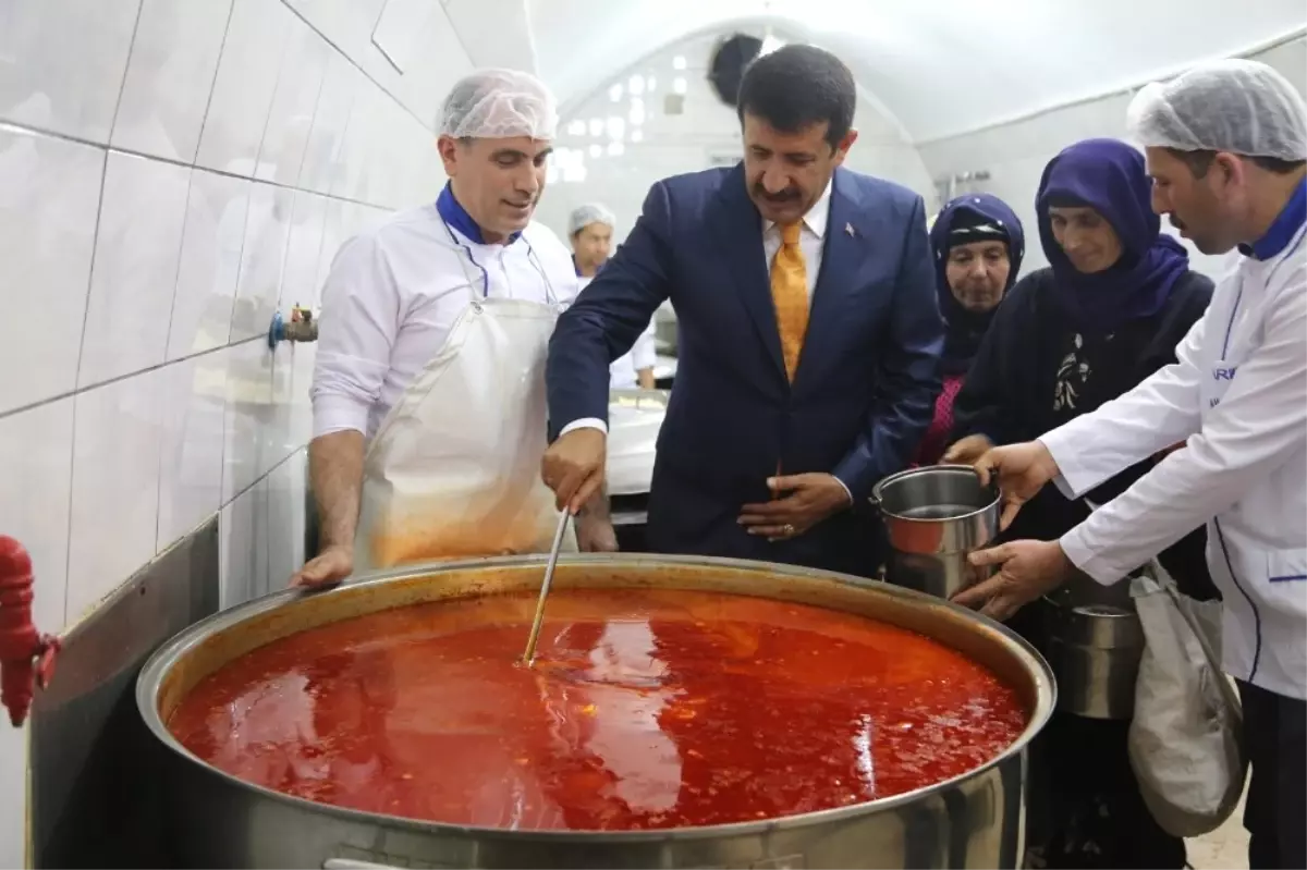 Ekinci Aşevinde Vatandaşlarla Bir Araya Geldi