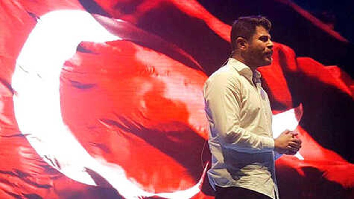 Ermeni Soykırımı İddialarını Reddedince Salondan Çıkarıldı