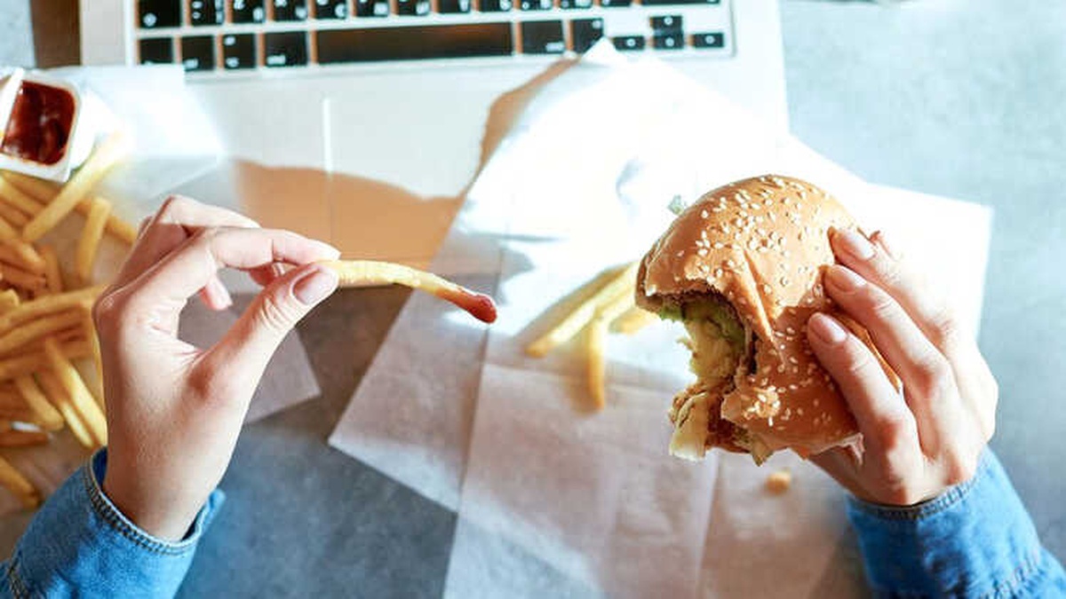 Fast-food Yemek \'Kadın Doğurganlığını Olumsuz Etkiliyor\'