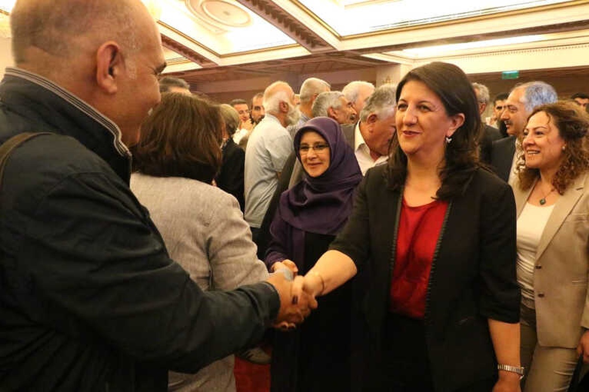 Hdp, Demirtaş\'ı Cumhurbaşkanı Adayı Olarak Açıkladı