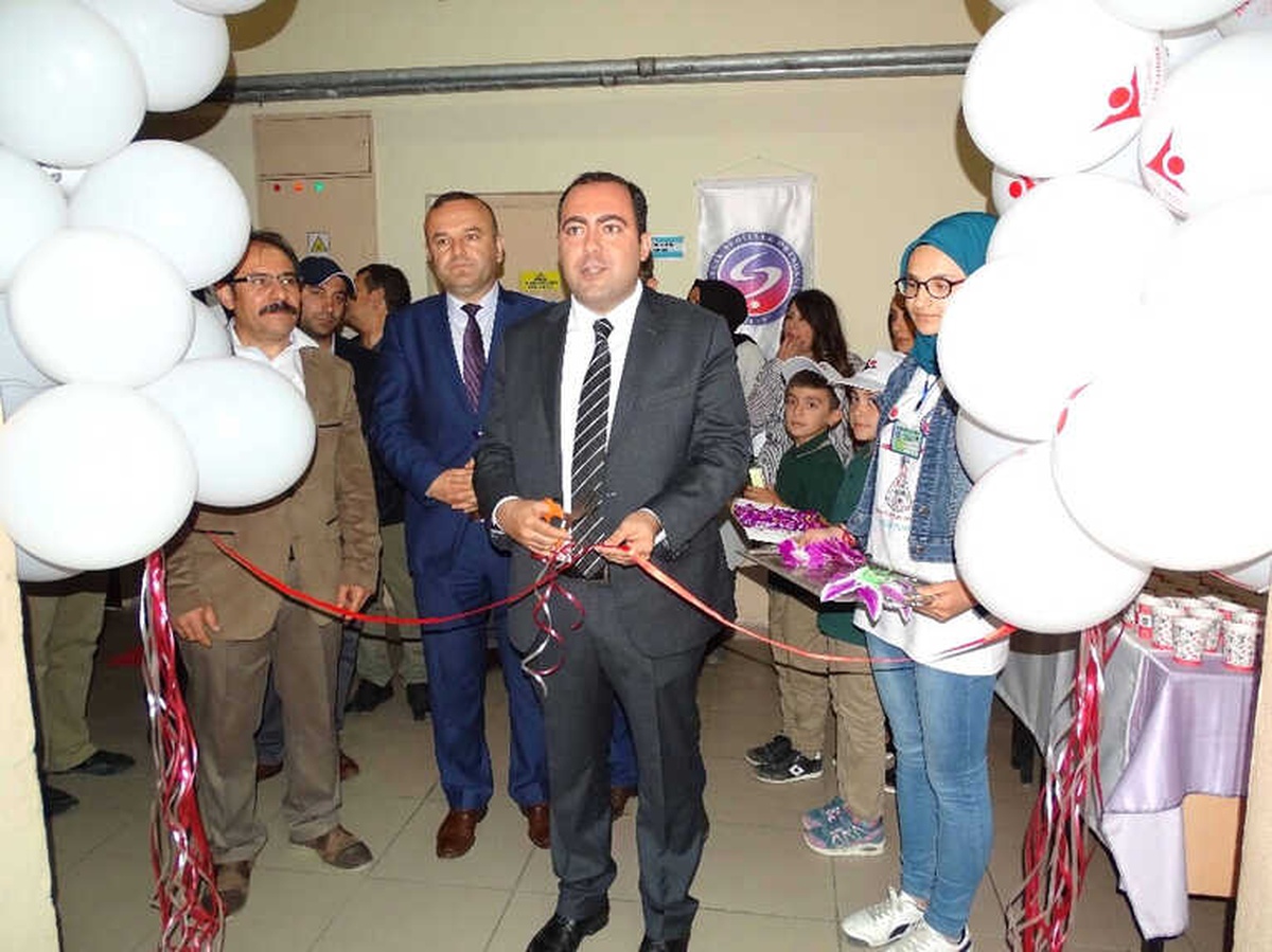 Hisarcık\'ta Tübitak Bilim Fuarı