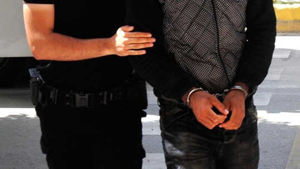 İstanbul\'da Aralarında Hdp\'lilerin de Bulunduğu 10 Kişi Tutuklandı