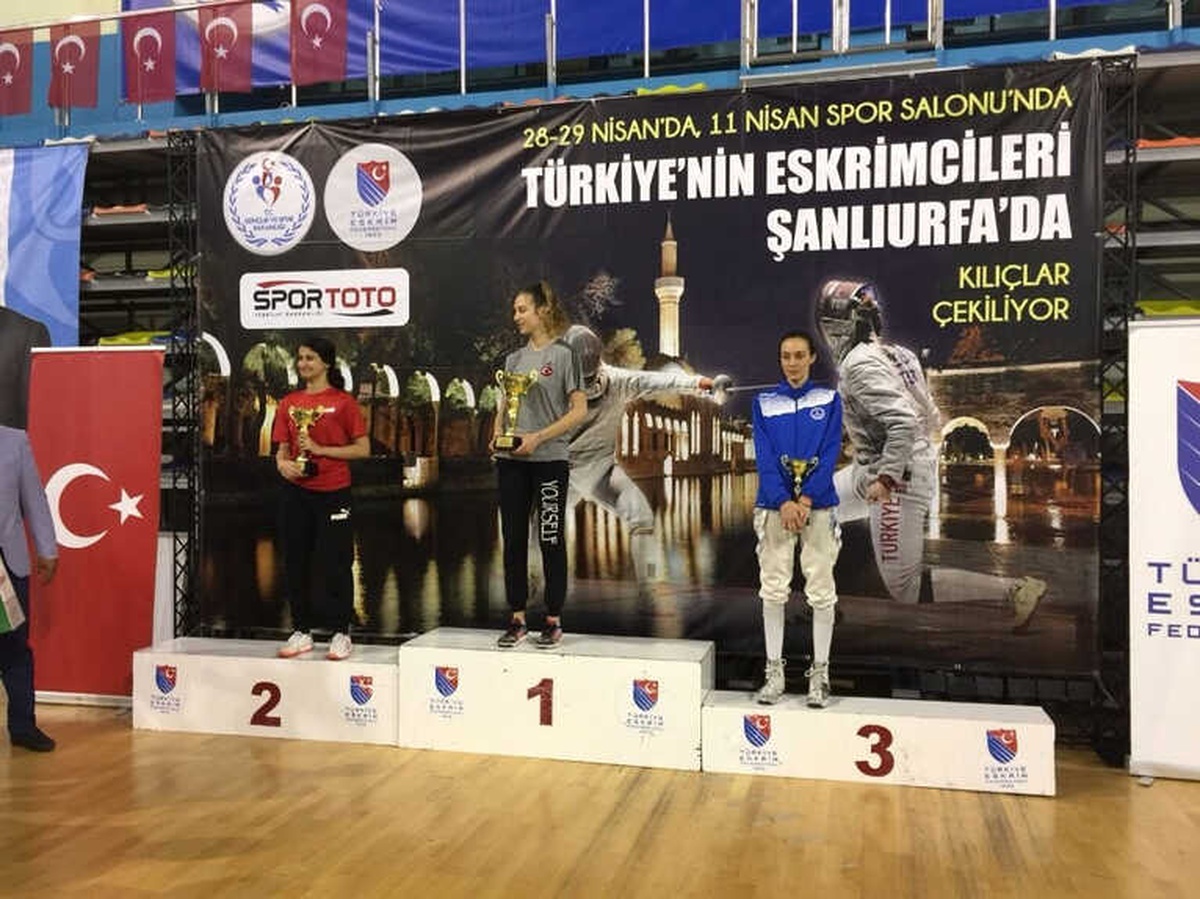 Kağıtsporlu Eskrimciler, Şanlıurfa\'dan Bronz Madalya ile Döndü