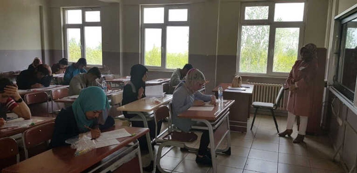 Kağızman\'da Gerçeği Aratmayan Üniversite Sınavı