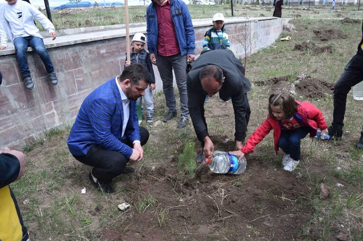 Kars\'da Fidan Dikimi Yapıldı