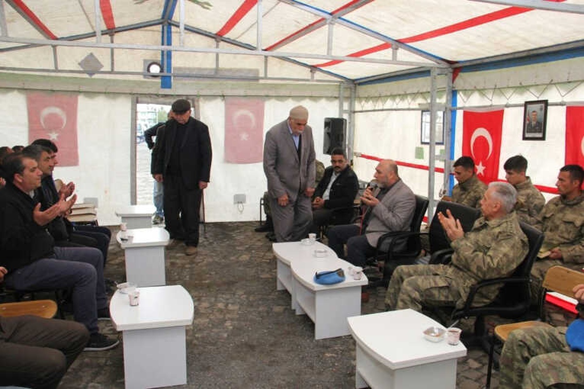 Kars\'ta Şehit Astsubay İçin Taziye Çadırı Kuruldu