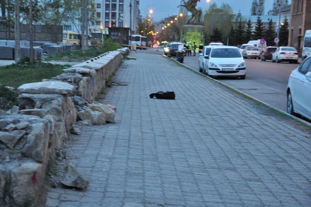 Kars\'ta Şüpheli Çanta Paniği