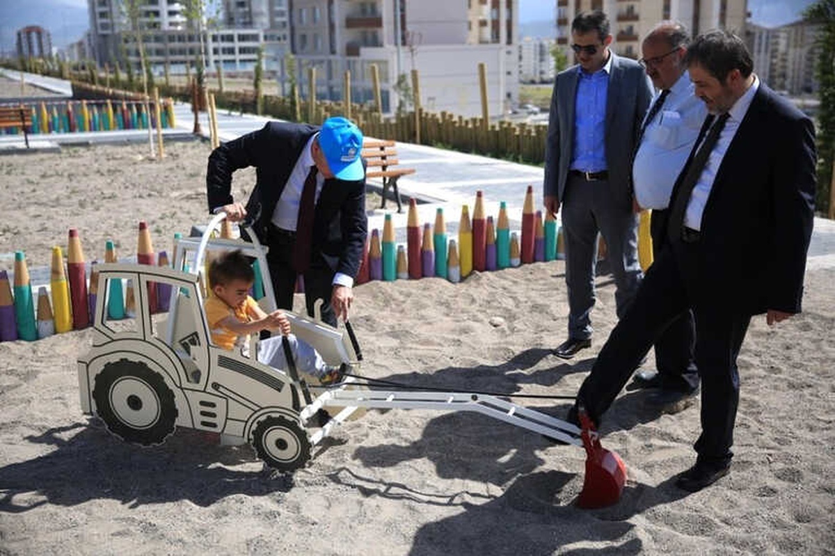 Kocasinan\'ın Çocukları İçin 4 Yeni Park Hizmete Girdi
