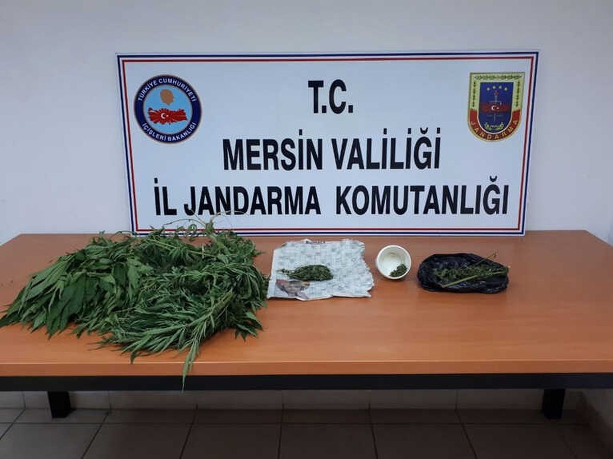 Mersin\'de Uyuşturucu Operasyonu: 3 Kişi Yakalandı