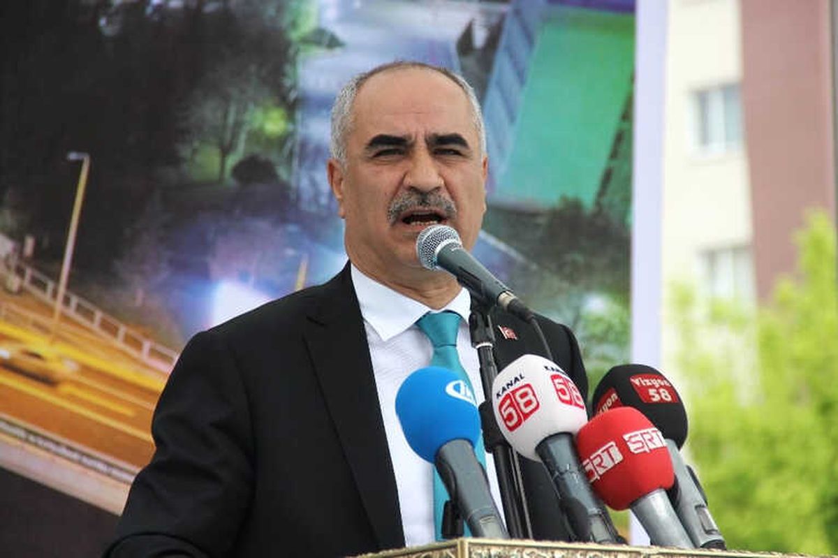 Sivas\'ta DSİ Kavşağı ve Üst Geçildi