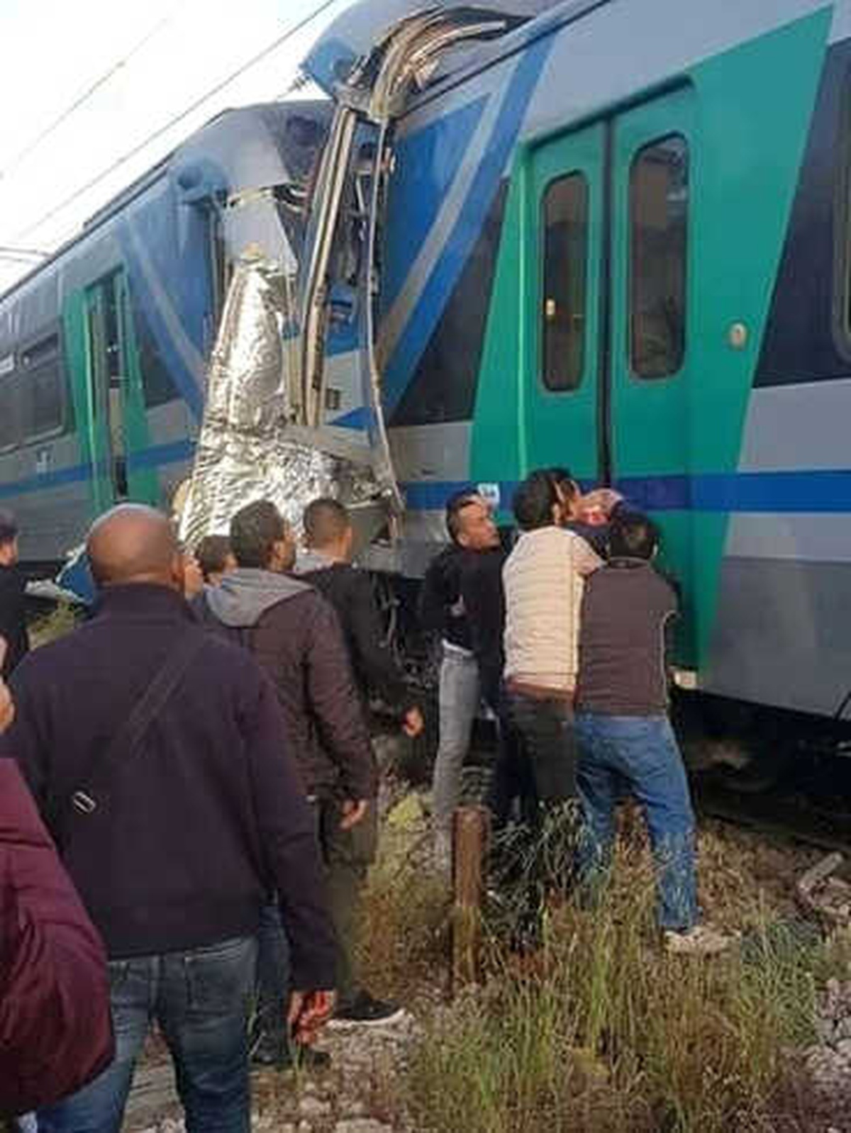 Tunus\'ta İki Tren Çarpıştı: 1 Ölü, 60 Yaralı