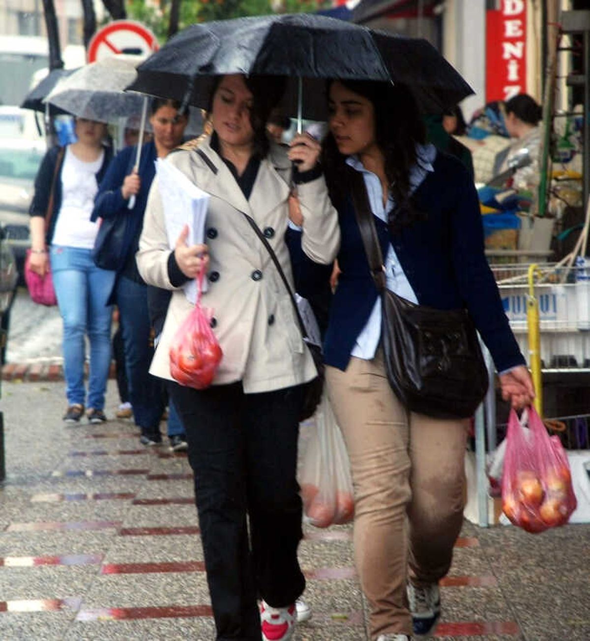 Yağışlar Devam Edecek, Hava Sıcaklıkları Azalacak