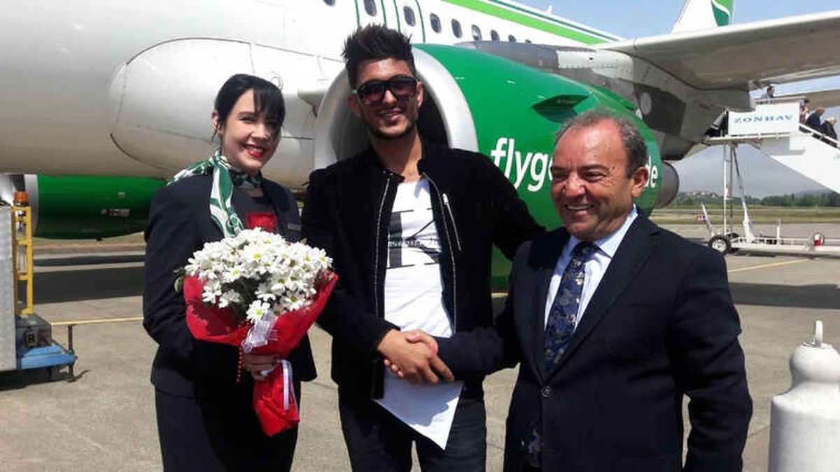Zonguldak\'a Sezonun İlk Uçağı İndi