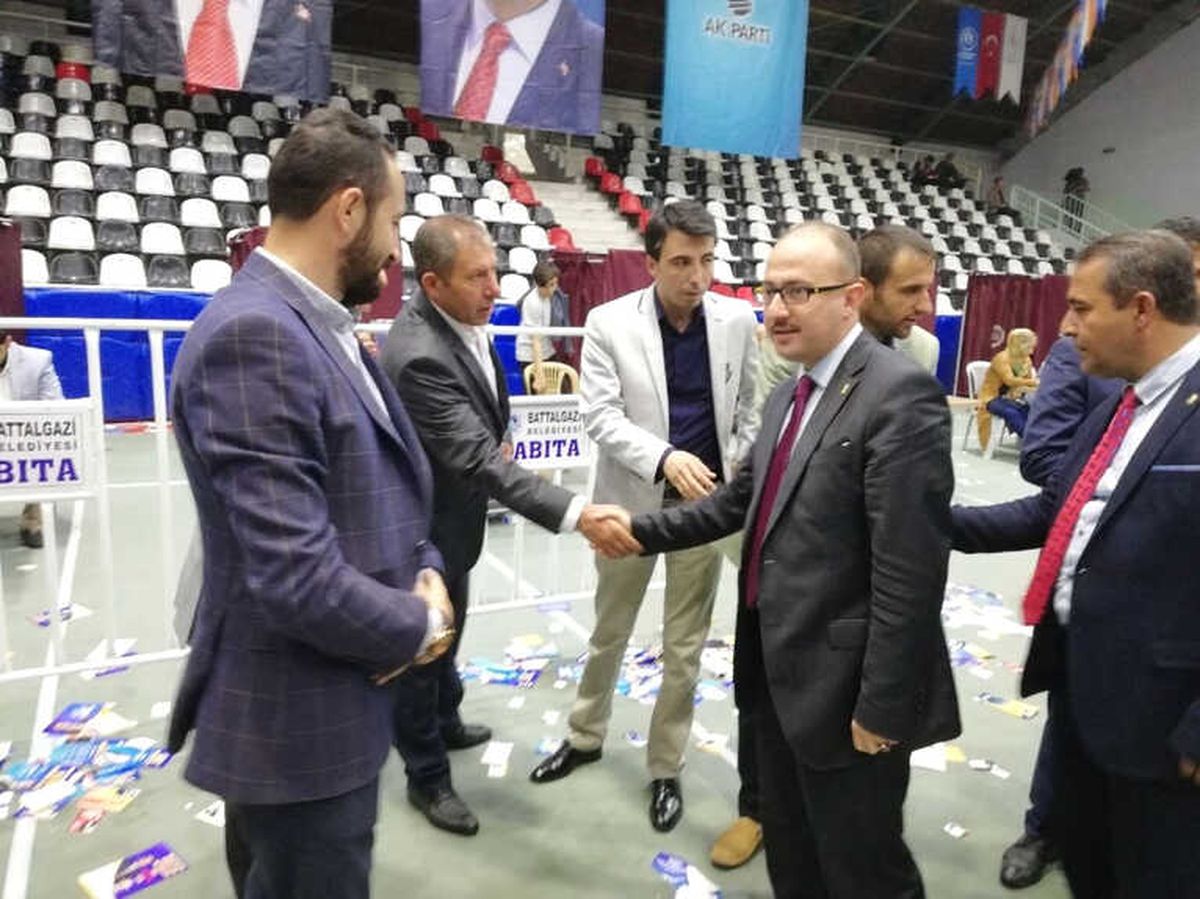AK Parti\'de Temayül Yoklaması