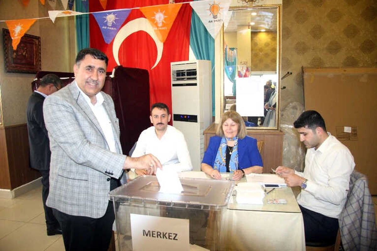 AK Parti Kilis\'te Temayül Yoklaması Yaptı