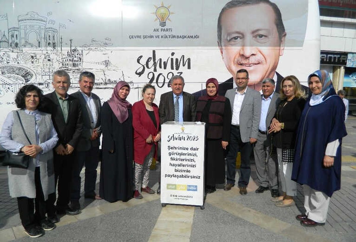 AK Parti\'nin \'Şehrim 2023\' Otobüsü Malatya\'daydı