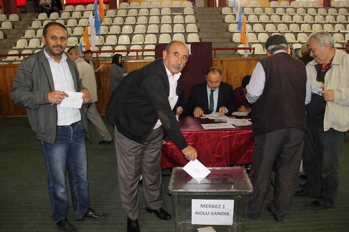 AK Parti Sivas\'ta Temayül Yoklaması Yaptı