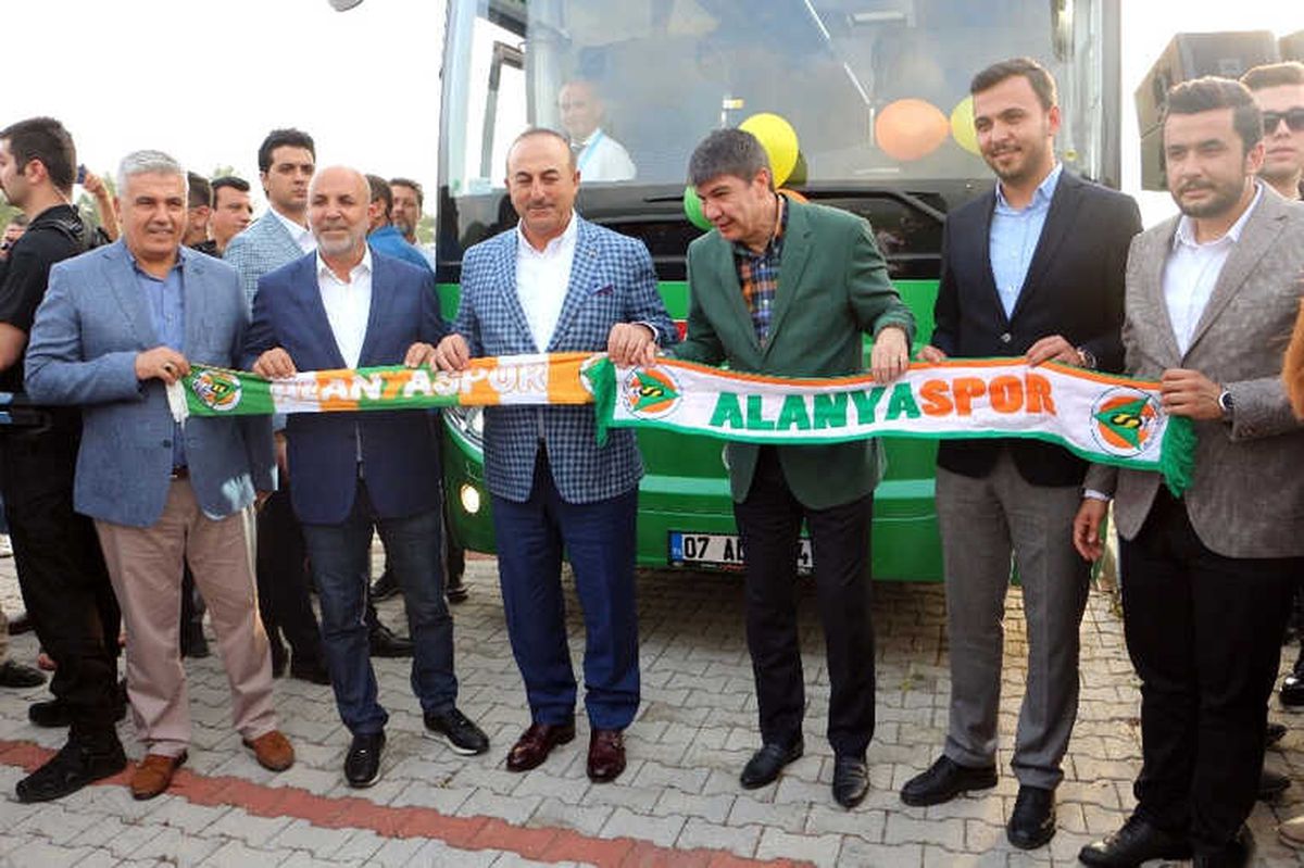 Alanyaspor\'a Otobüs Hediye Edildi