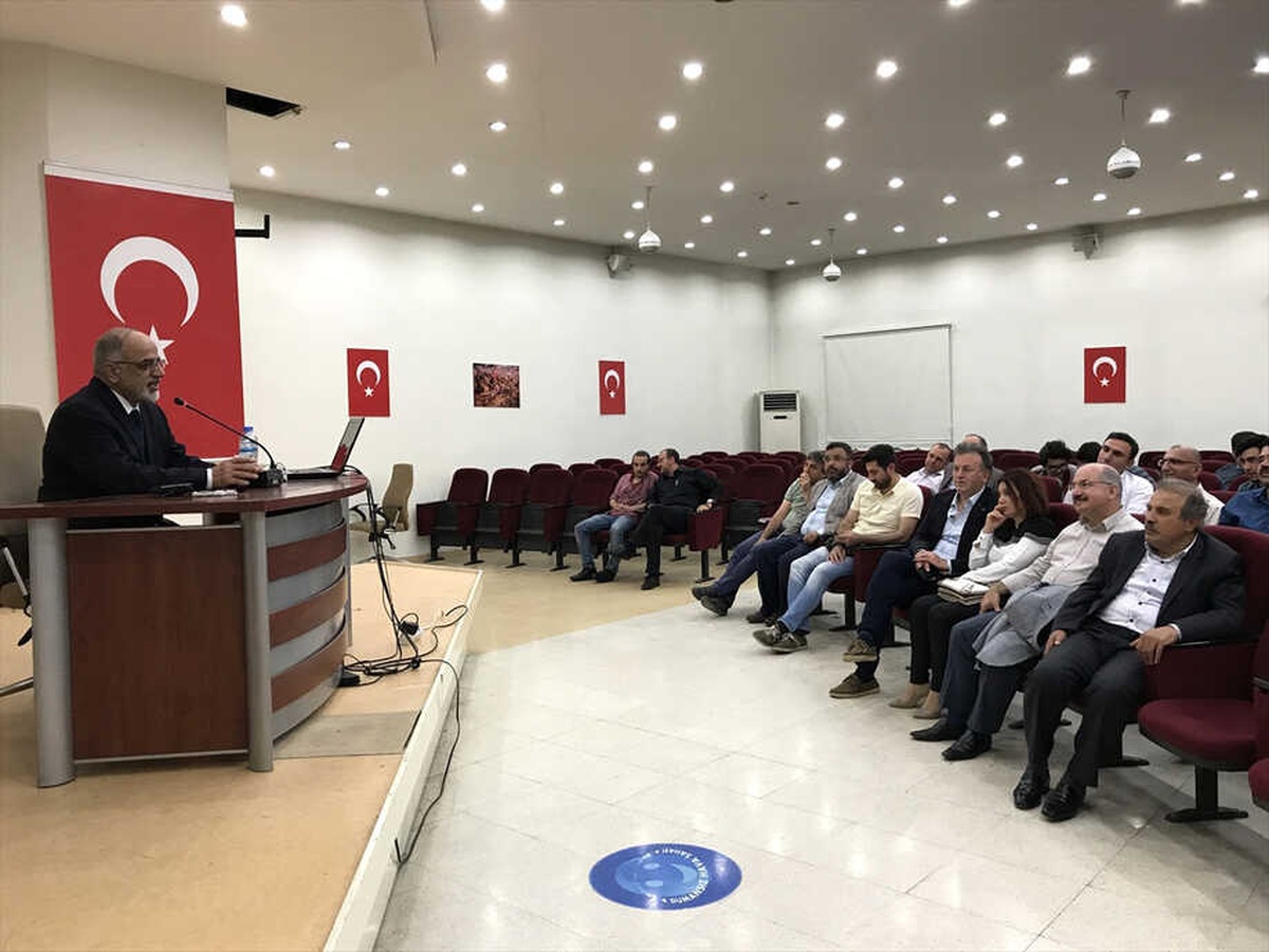 Amerikan Yüzyılının Sonunda Türkiye" Konferansı