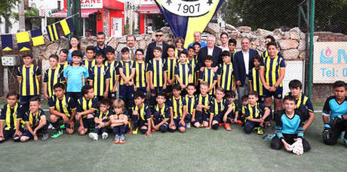 Aziz Yıldırım, Öğrencilerle Bir Araya Geldi
