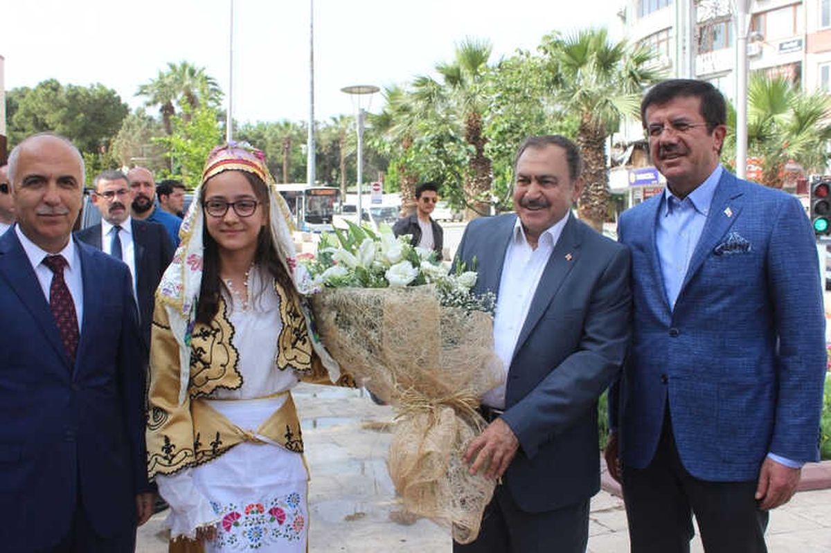 Bakan Zeybekci Türkiye\'nin Kredi Notunu Düşürenlerin, Not Düşürdükleri Zamanlamalara Dikkat Çekti