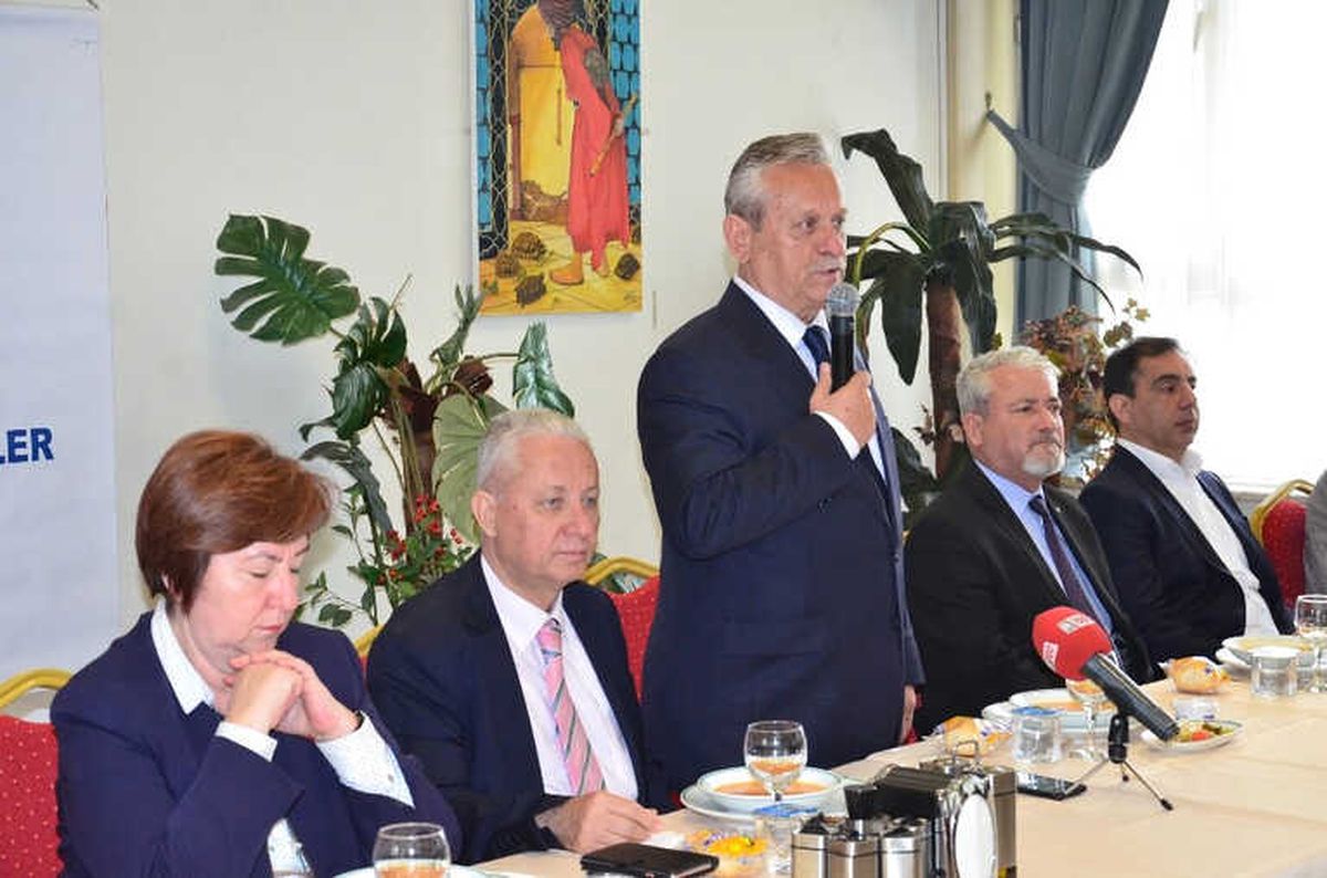 Balıkesirliler Birliğinden Tarhana Çorbalı Kahvaltı