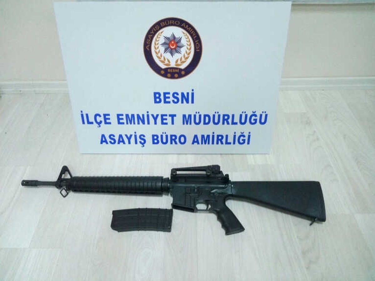 Besni\'de Silahıyla Havaya Ateş Eden Şahıs Yakalandı