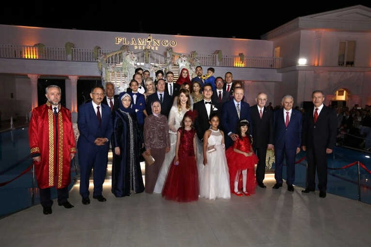 Cumhurbaşkanı Erdoğan, Bakan Özhaseki\'nin Kızının Nikah Şahidi Oldu