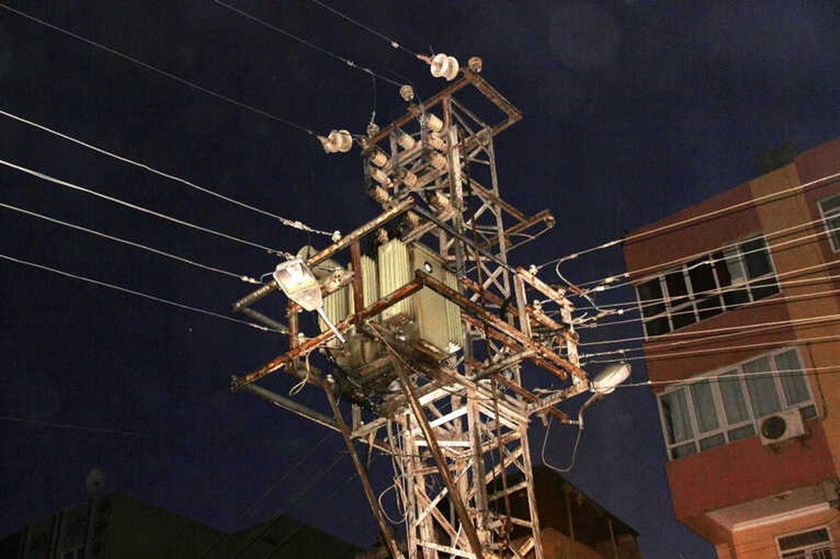 Elektrik Trafosunda Çıkan Yangın Korkuttu