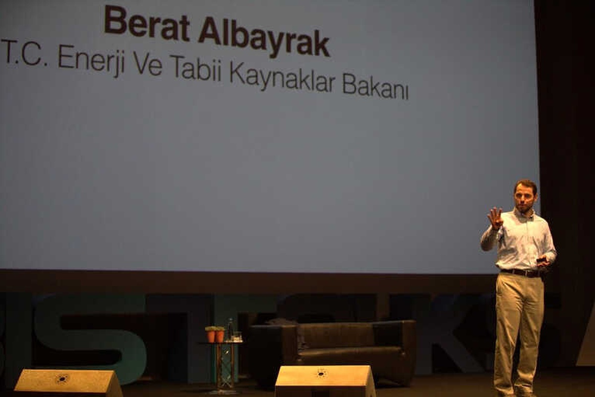 Enerji ve Tabii Kaynaklar Bakanı Albayrak: "Dünya Çok Büyü Bir Kırılmanın Eşiğinde"