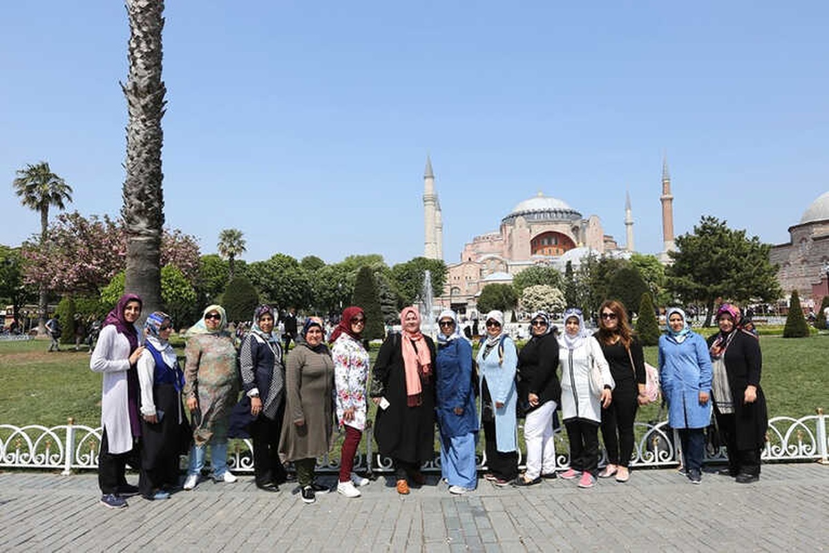 Fatma Şahin 12 Kadının "Uçakla Yolculuk" Hayalini Gerçekleştirdi