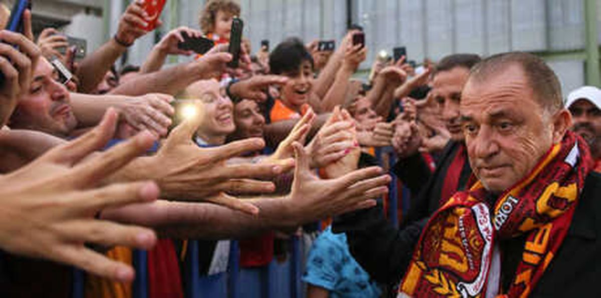 Galatasaray\'a Olaylı Karşılama