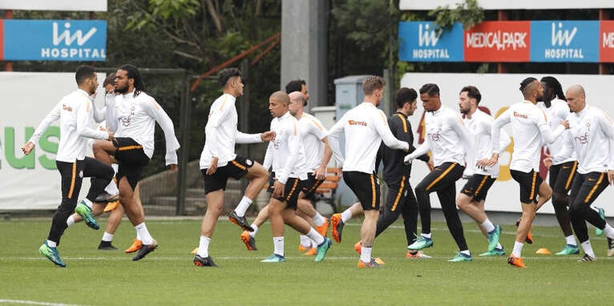 Galatasaray\'ın Akhisarspor Kamp Kadrosu Belli Oldu