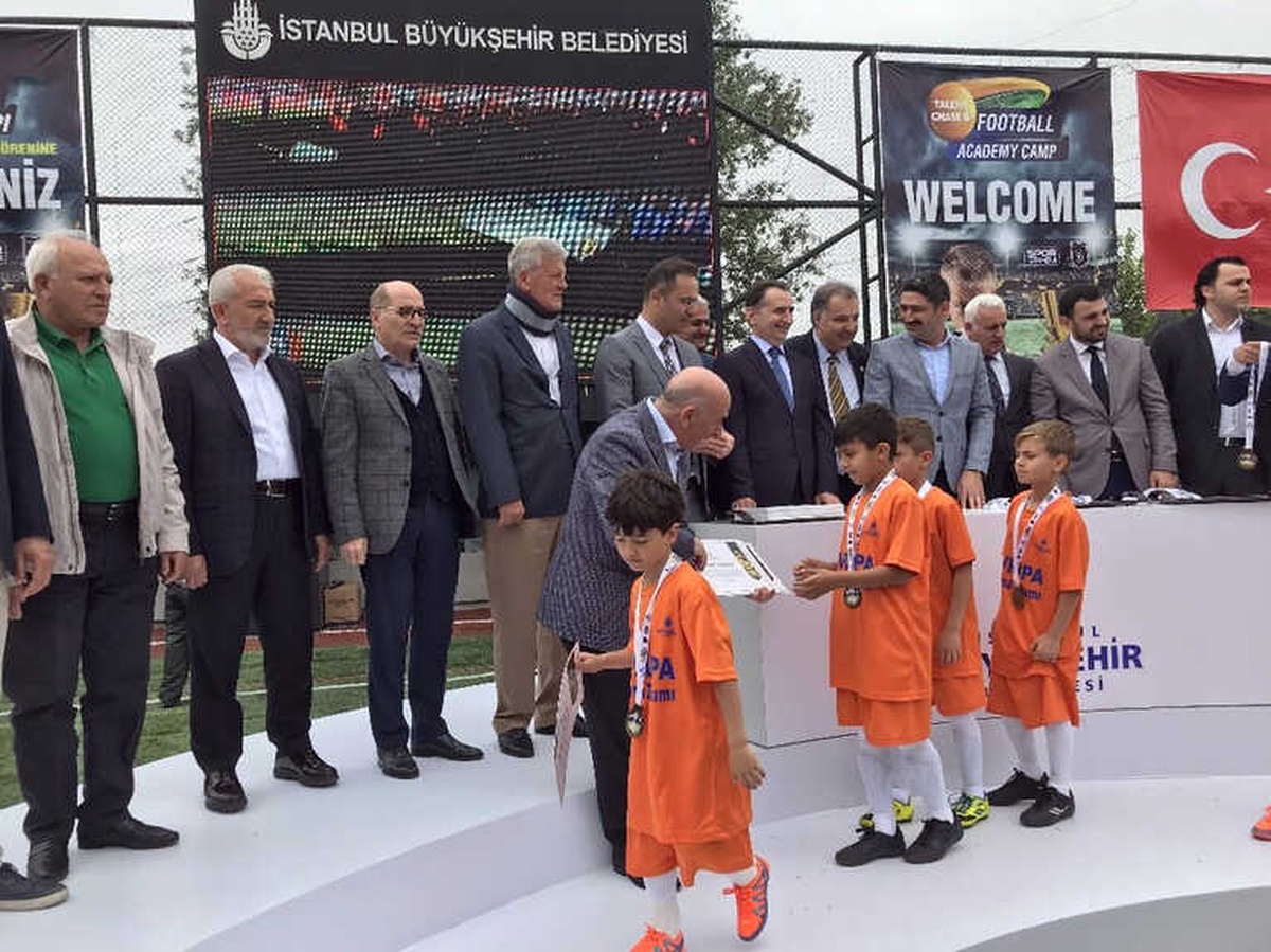 İbb 6. Futbol Akademi Kampı Ödül Töreni ile Sona Erdi