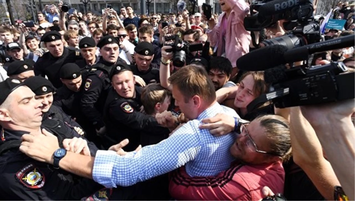 Putin Muhalifleri Sokağa İndi, Moskova Karıştı: 14 Gözaltı