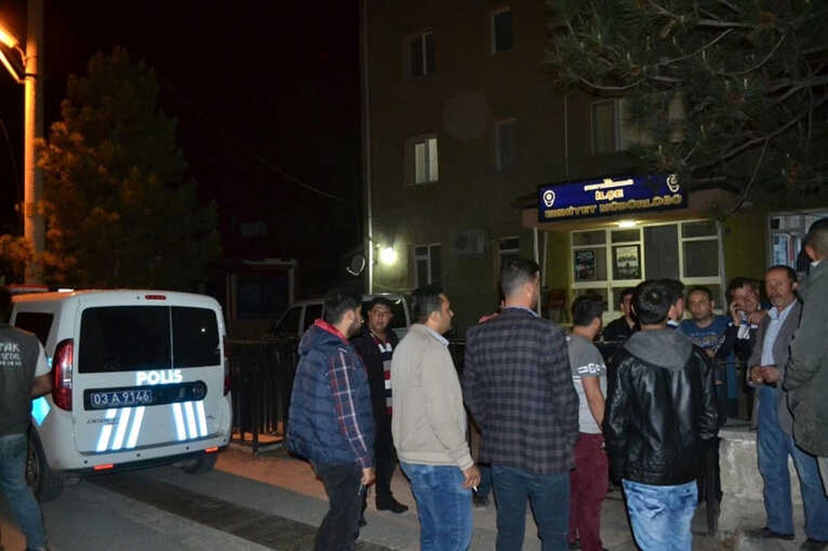Şehidin Mezarından Türk Bayrağını Çalan ve Zarar Veren Şüpheli Yakalandı