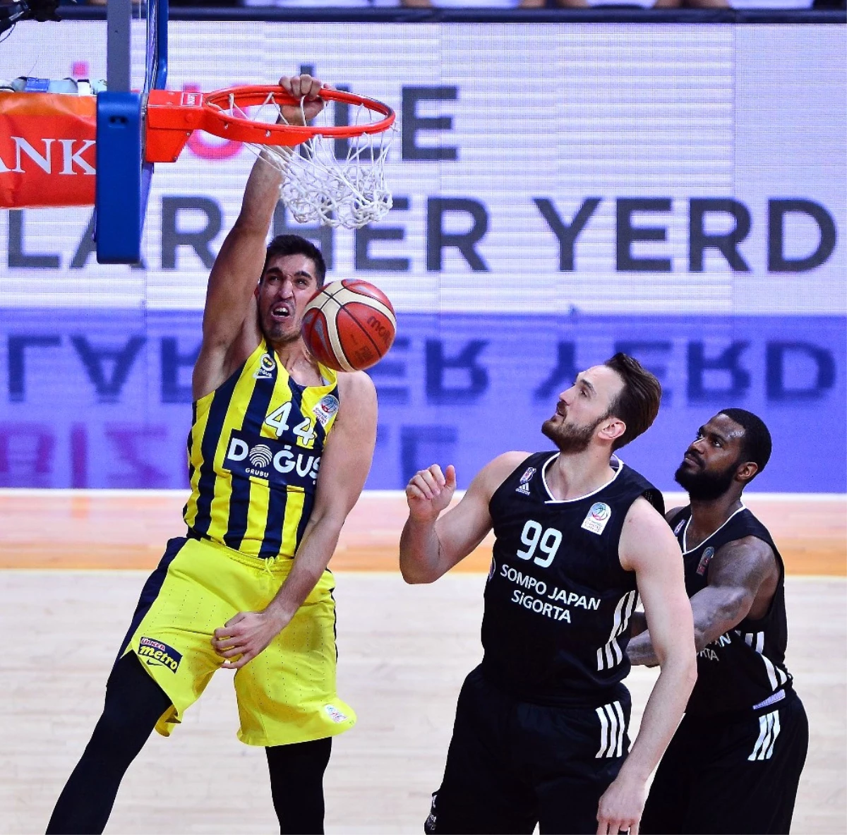 Tahincioğlu Basketbol Süper Ligi: Fenerbahçe Doğuş: 83 - Beşiktaş Sompo Japan: 60