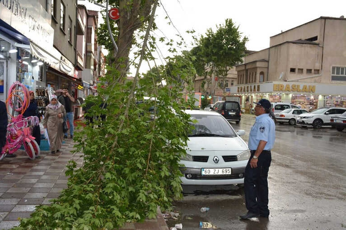 Tokat\'ta Şiddetli Fırtına