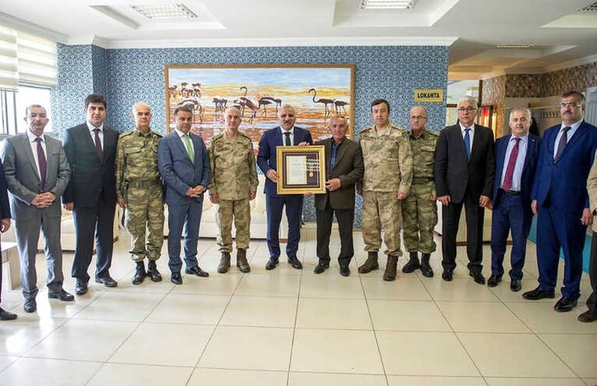 Vali Zorluoğlu, Erciş\'te Şehit Ailelerini Ziyaret Etti
