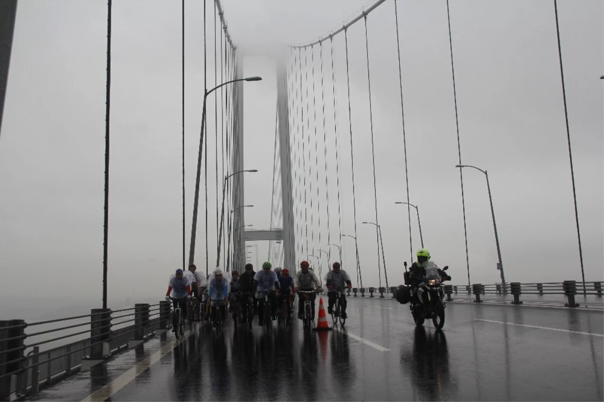150 Kişilik Bisiklet Grubu Osmangazi Köprüsü\'nden Geçti