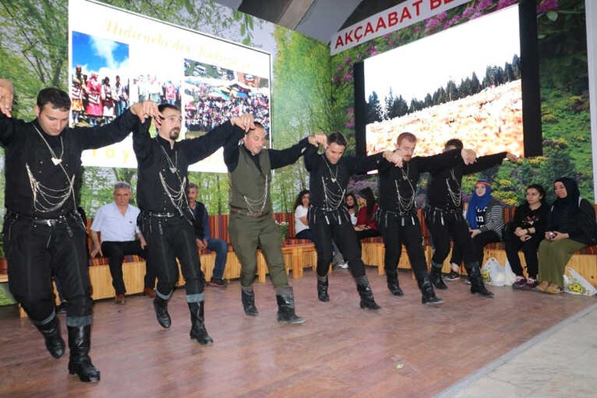Ankara Günlerinde Akçaabat Coşturdu