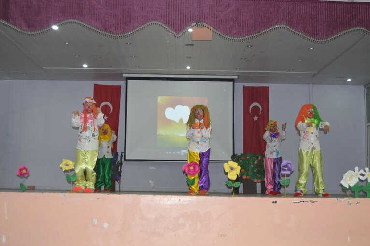 Besni İlçesinde Çocuk Şenliği Düzenledi