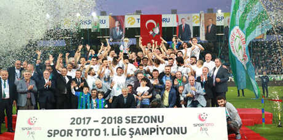 Çaykur Rizespor Şampiyonluk Kupasını Aldı