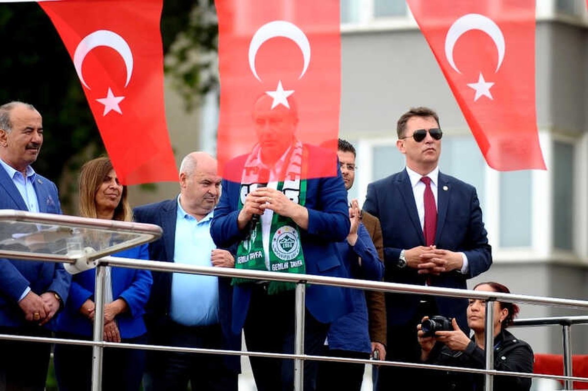 Cumhurbaşkanı Adayı Muharrem İnce: "Önümü İlikleyip İfade Vermek Şereftir"